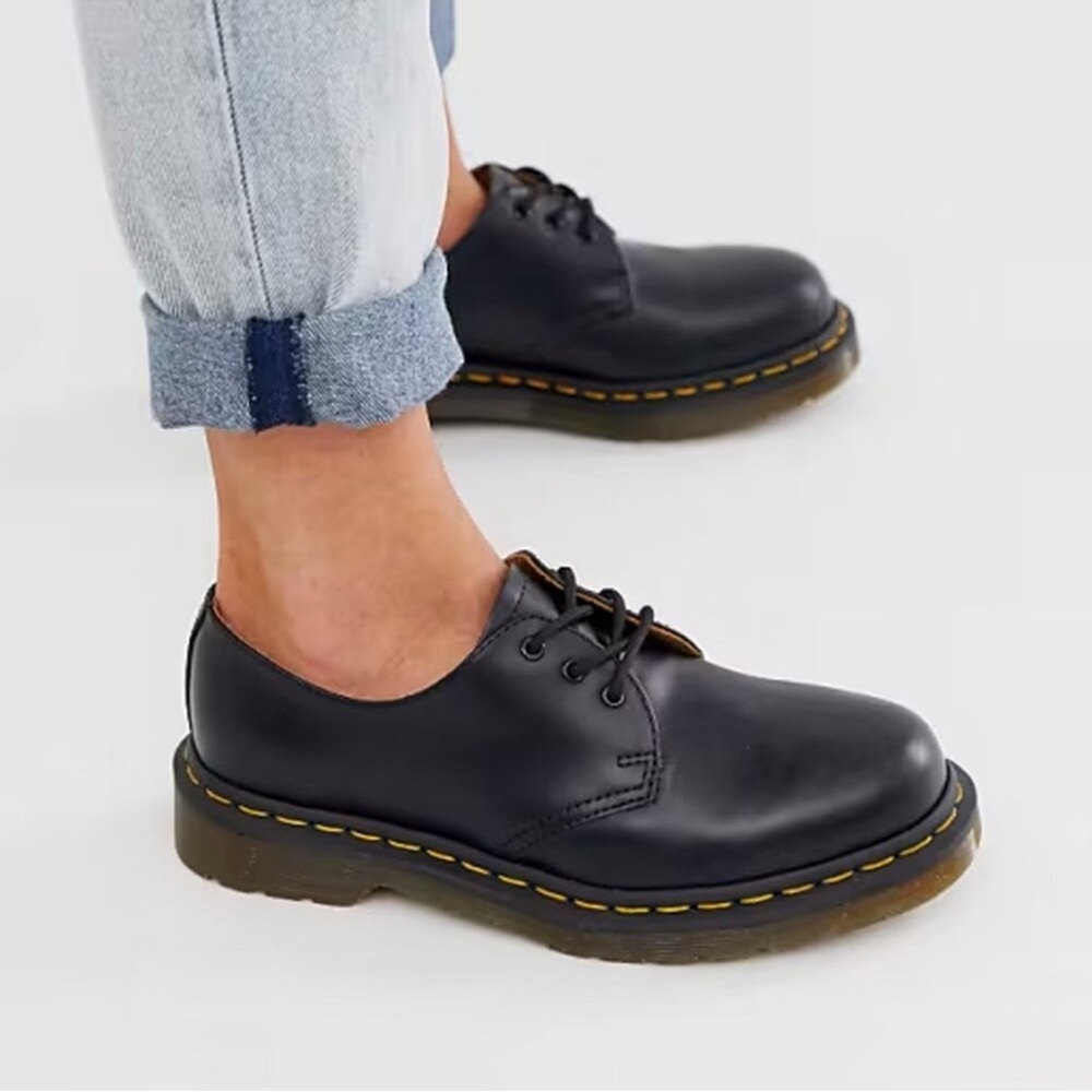 DR. Martens 1461 WOMEN'S SMOOTH black LEATHER OXFORD SHOES size 6